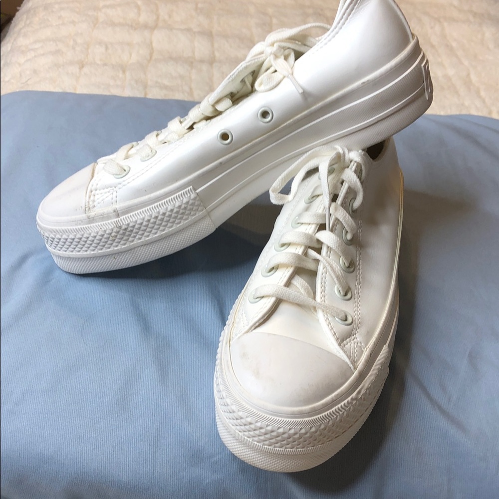 Converse White Low-Top Sneakers - Picture 5 of 6